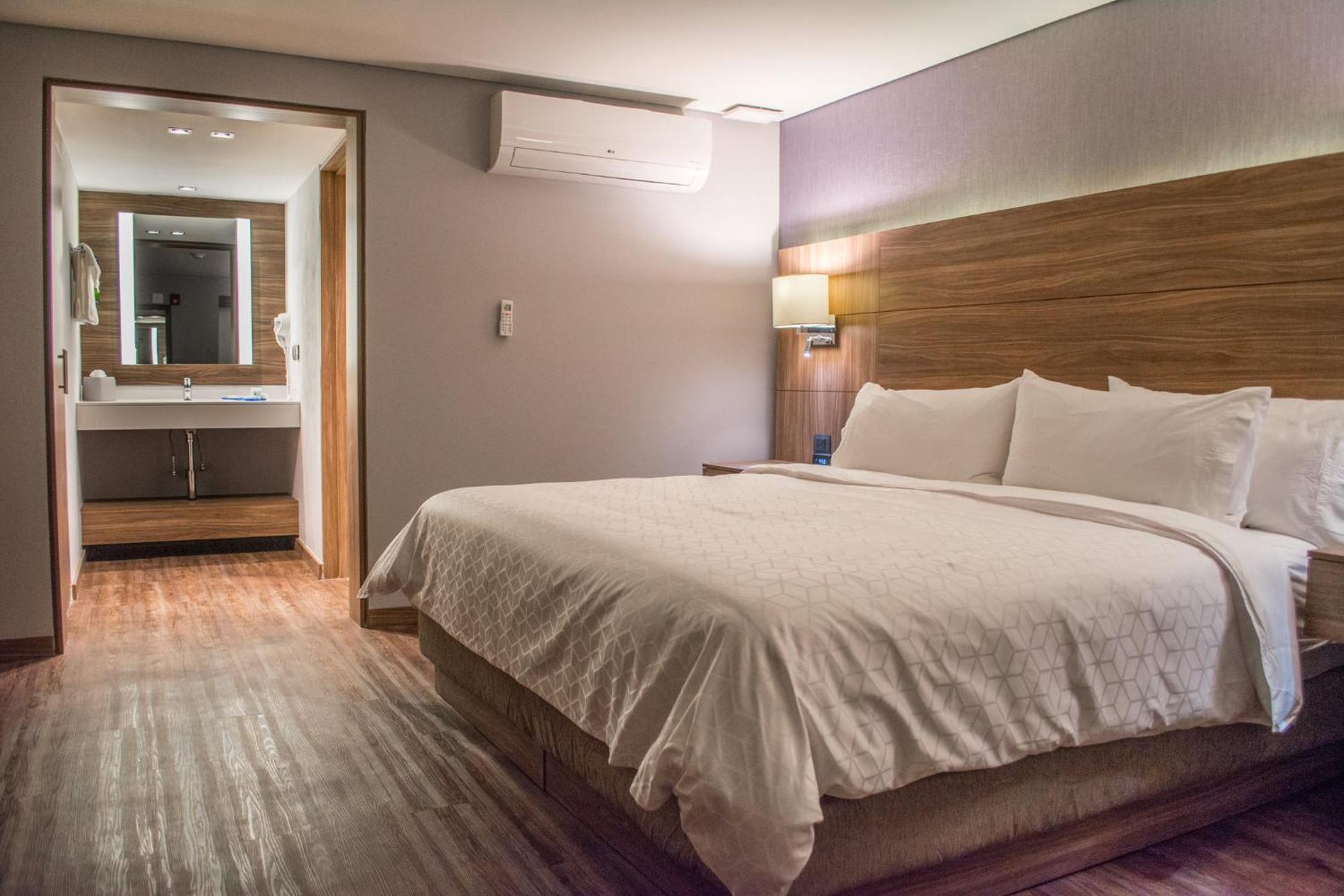 Holiday Inn Express Morelia By Ihg Exterior foto